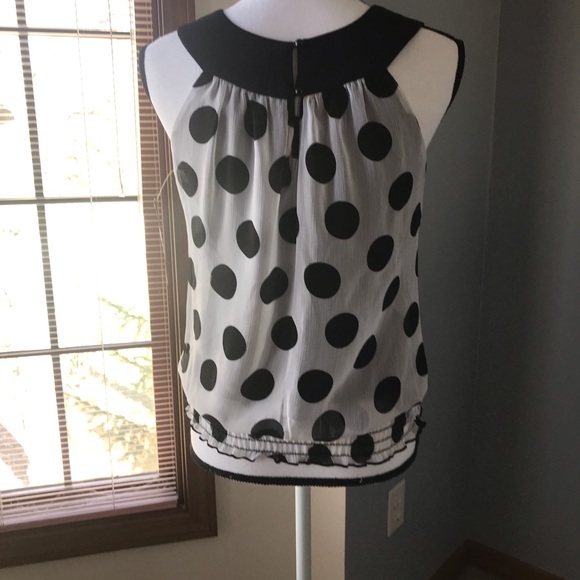 NWT! Black & White Pok-a-Dot Top - Picture 3 of 4